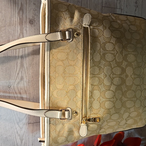 Coach F58282 Outline Signature Zip Top Cream Tote Bag - Picture 4 of 13